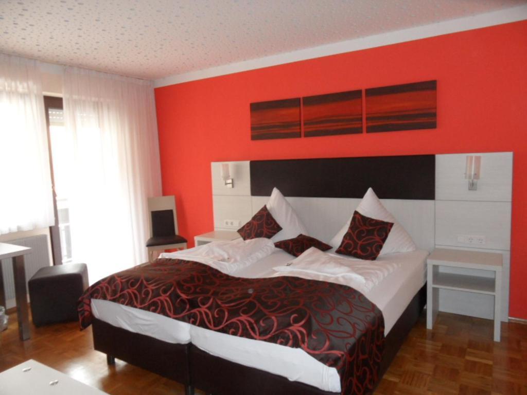 Hotel Gasthof Zum Engel - Gaestehaus Künzelsau Dış mekan fotoğraf