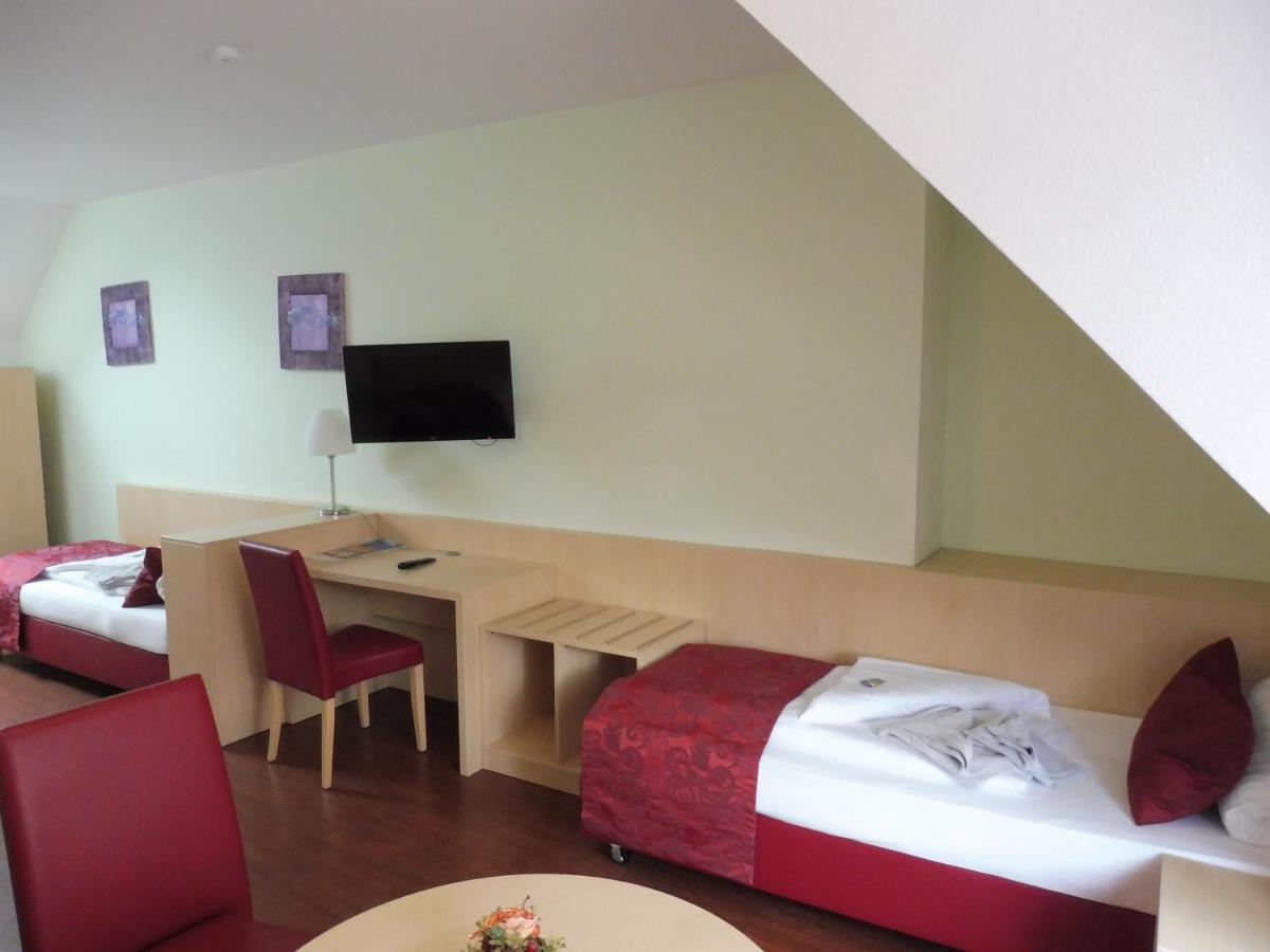 Hotel Gasthof Zum Engel - Gaestehaus Künzelsau Dış mekan fotoğraf